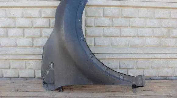 Renault Captur Fender 631002106R