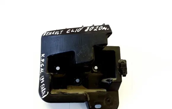 Rear bumper mounting bracket