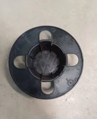 Volkswagen Golf I Original wheel cap 871601171
