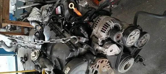 Seat Alhambra (Mk1) Engine AUY163641