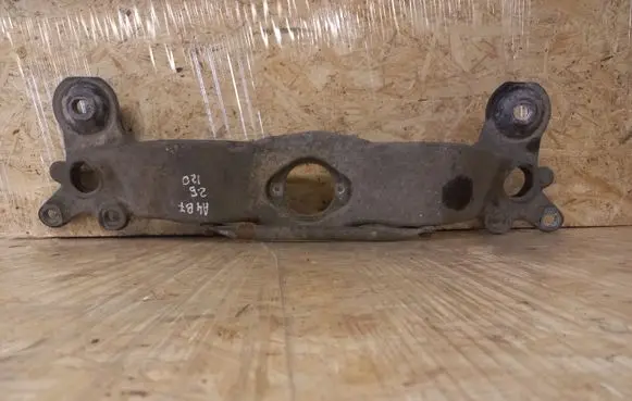Audi A4 S4 B7 8E 8H Gearbox mounting bracket 8E0399263AG