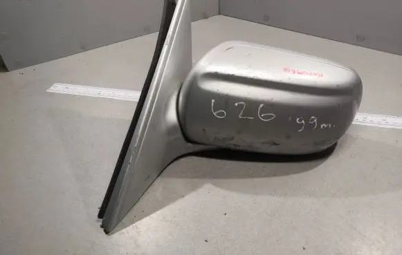 Mazda 626 Front door electric wing mirror E13010142