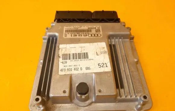Audi A6 S6 C6 4F Engine control unit/module 4F9910402D