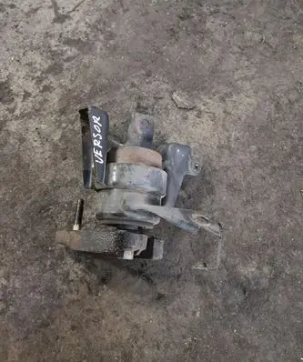 Toyota Corolla Verso AR10 Engine mount bracket