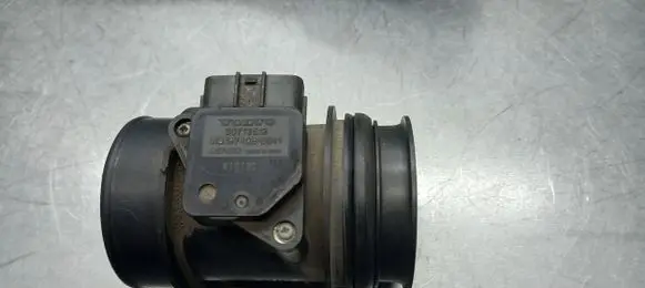 Volvo V70 Mass air flow meter 30713512
