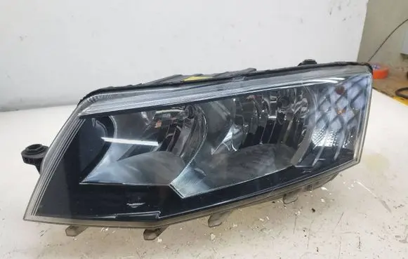 Skoda Octavia Mk3 (5E) Headlight/headlamp 5E2941017 130702424400 33413340
