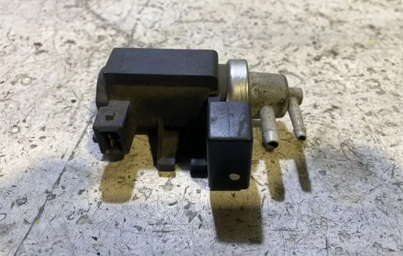 Volkswagen Jetta VI Turbo solenoid valve 72190338