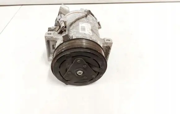 Renault Captur Air conditioning (A/C) compressor (pump) 926007741R