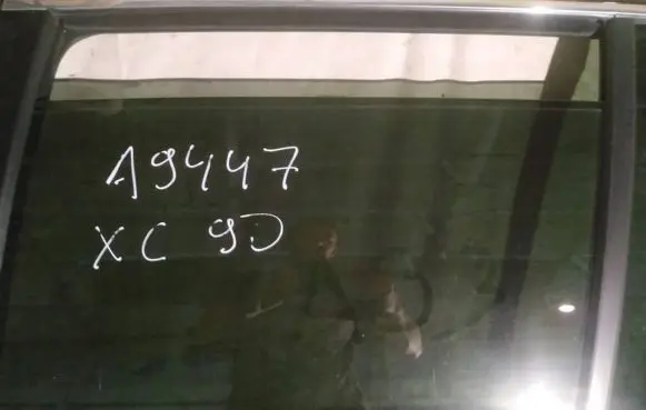 Volvo XC90 Rear door window glass as3