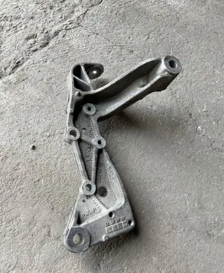 Audi A3 S3 A3 Sportback 8P Front lower control arm/wishbone 1K0199296E