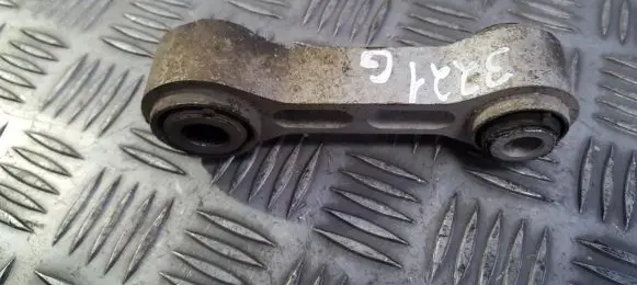 Nissan Almera N16 Engine mount bracket