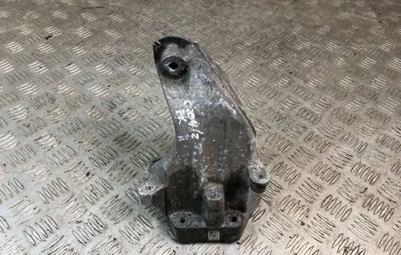 Mercedes-Benz C W204 Engine mounting bracket A6512230004