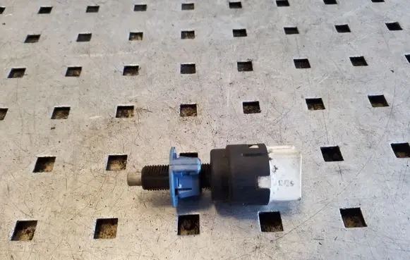 Clutch pedal sensor