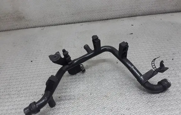 Coolant pipe/hose