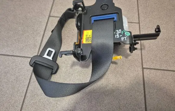 Hyundai i30 fastback Rear seatbelt 89820G4130