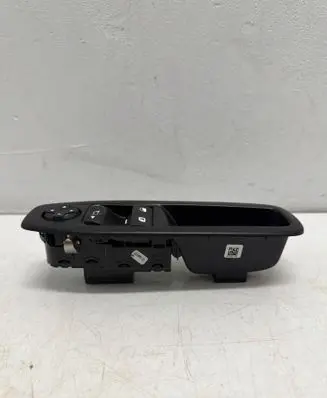 Peugeot 208 I Electric window control switch 96758211ZD