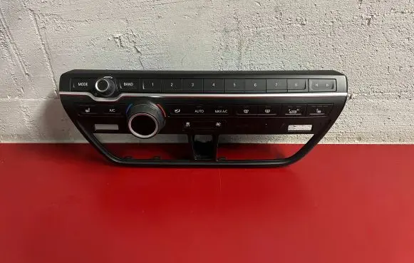 BMW i3 Climate control unit 9352082 61319352082