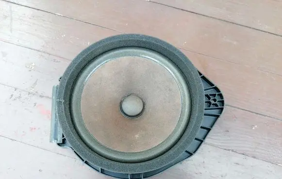 Opel Astra J Front door speaker