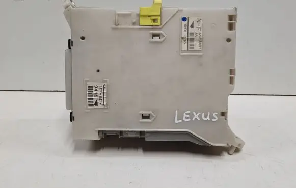 Lexus IS 220D-250-350 Fuse box set 8267253040 13796G03 13796G039416