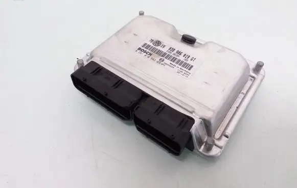Volkswagen PASSAT B5.5 Engine control unit/module 038906019GT 0281010942