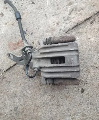 Volkswagen Jetta VI Rear brake cylinder 
