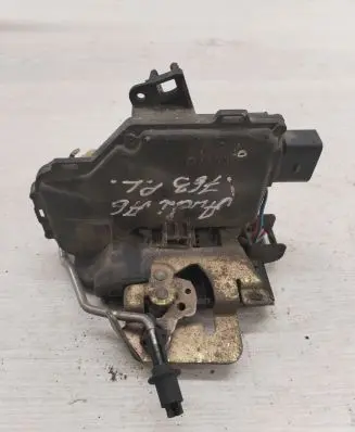 Audi A6 S6 C6 4F Front door lock (next to the handle) 
