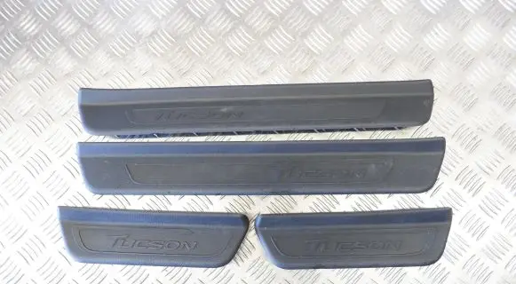 Front sill trim cover