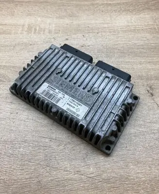 Renault Clio II Engine control unit/module ECU 7700115401 7700103418 S105280021