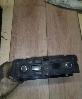Audi A8 S8 D3 4E Climate control unit 4E0820043A 5HB00848001 4E0910043A