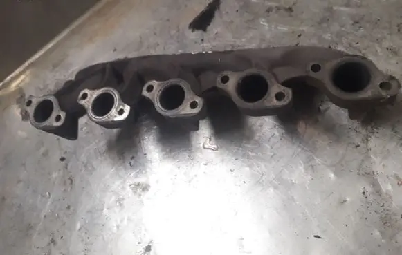 Volvo S60 Exhaust manifold 8642326