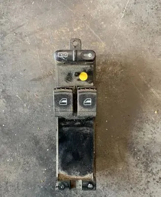 Volkswagen PASSAT B5 Electric window control switch 03755130