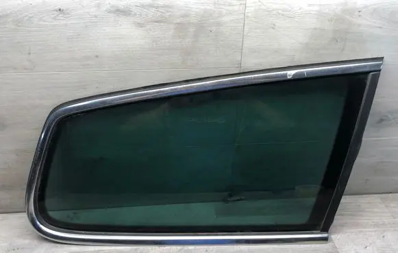 Volkswagen PASSAT B7 Rear side window 43R000264 E000251