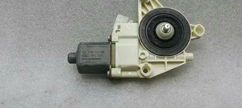 Mercedes-Benz S W222 Front door window regulator motor A2229060501