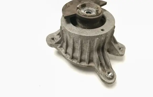 Engine mount bracket