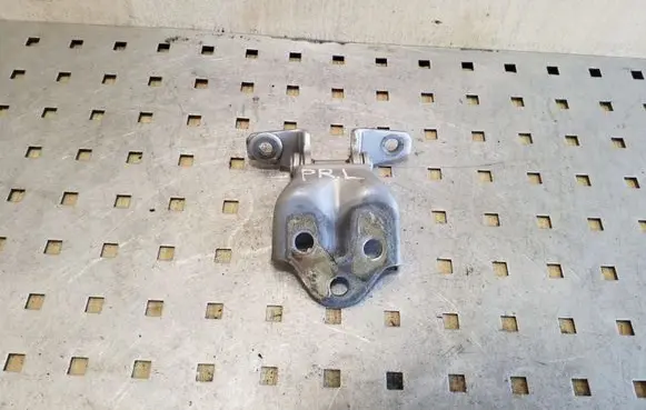 Mitsubishi Pajero Sport I Front door upper hinge