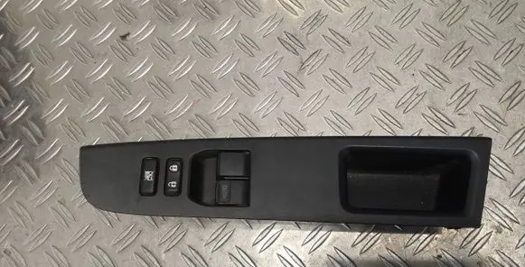 Toyota Yaris Electric window control switch 742320D670