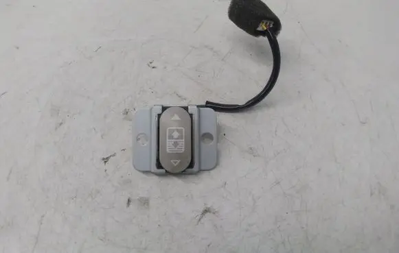Nissan Qashqai+2 Sunroof switch 