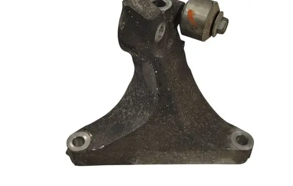 Subaru Outback (BS) Engine mounting bracket 