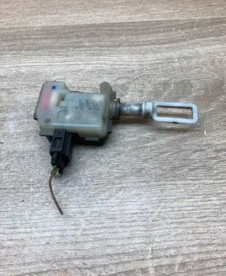 Ford Mondeo MK II Central locking motor WITHPLUG