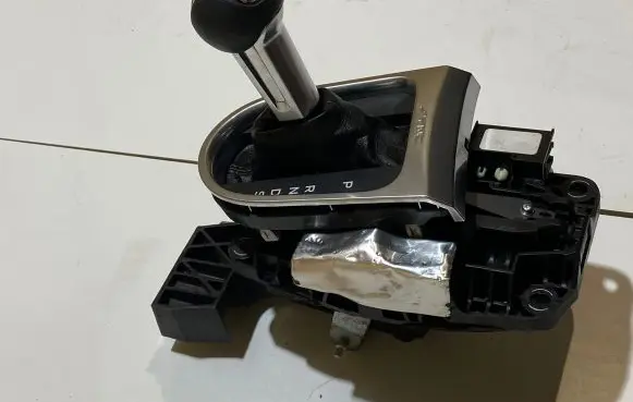 Ford Mustang VI Gear shifter/selector 75G143