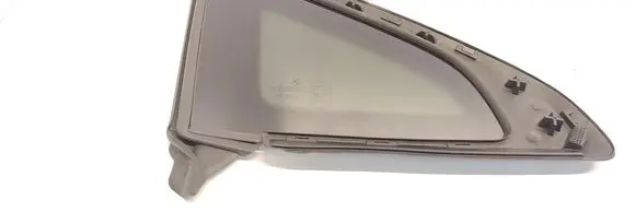 BMW 2 F44 Rear side window 7483159