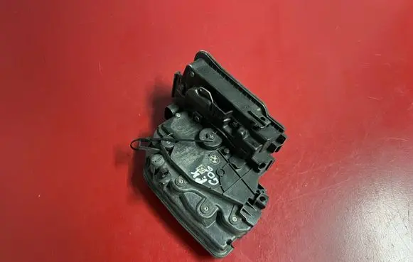BMW X6 G06 Front door lock 9464887 51219464887