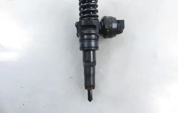 Volkswagen Polo IV 9N3 Fuel injector 0414720035 045130073T