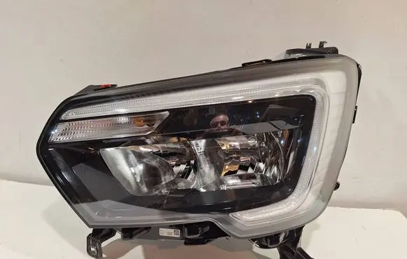 Renault Master III Headlight/headlamp 260607867R