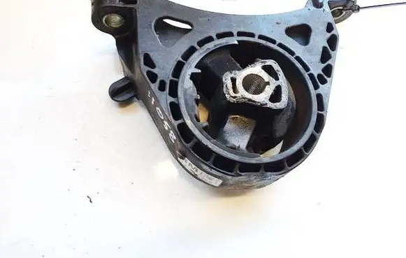 Opel Insignia A Engine mount bracket 13227769