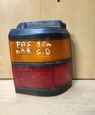Volkswagen PASSAT B3 Rear/tail lights 333945257