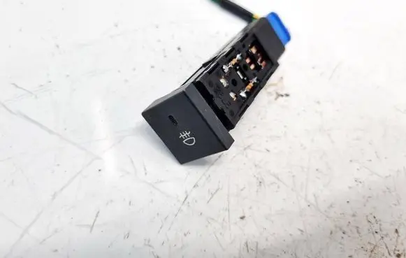 Fog light switch