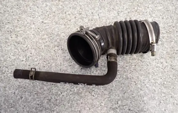 Nissan X-Trail T30 Intercooler hose/pipe