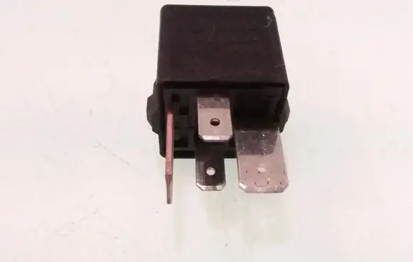 Volkswagen PASSAT B6 Other relay 1K0951253A V23134J52X430