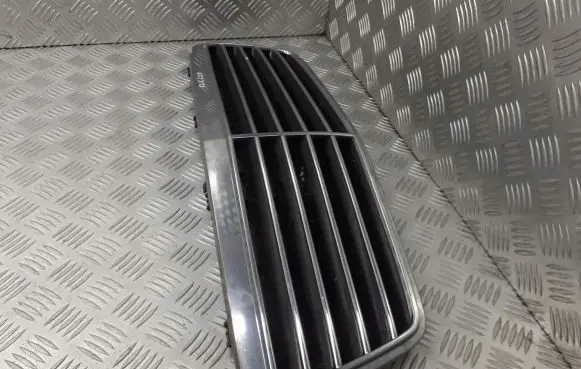 Mercedes-Benz CLK A208 C208 Front grill 771500002